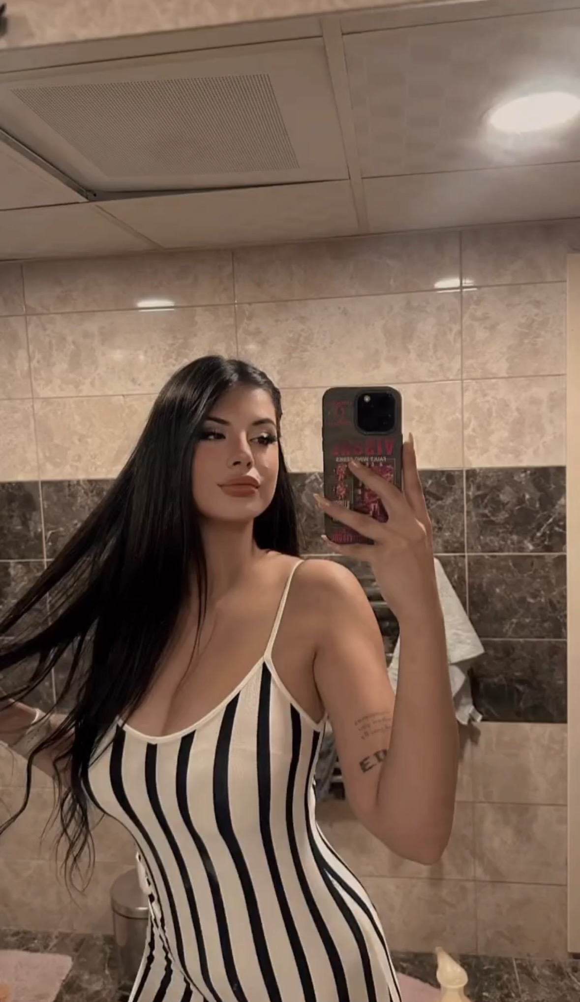 Pozantı Stil Sahibi Bayan Escort Bayan Aline